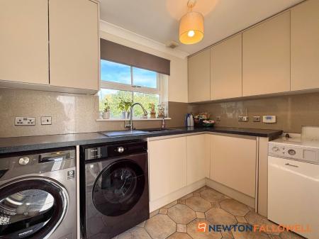 5 bedroom Detached house for sale in Sutton Lane, Brant Broughton, LN5