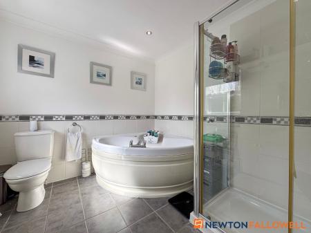 5 bedroom Detached house for sale in Sutton Lane, Brant Broughton, LN5