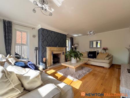 5 bedroom Detached house for sale in Sutton Lane, Brant Broughton, LN5