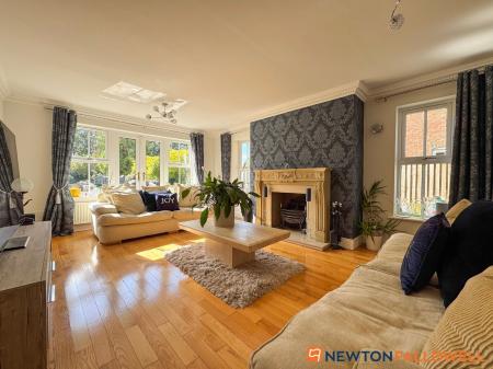 5 bedroom Detached house for sale in Sutton Lane, Brant Broughton, LN5