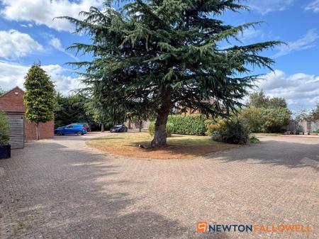 5 bedroom Detached bungalow for sale in North Road, Sutton-On-Trent, NG23