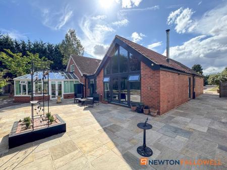 5 bedroom Detached bungalow for sale in September Grange, Sutton-on-Trent
