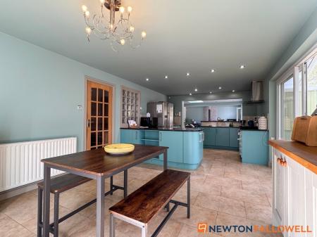 5 bedroom Detached bungalow for sale in September Grange, Sutton-on-Trent