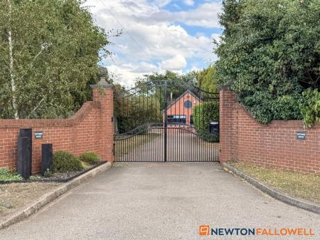 5 bedroom Detached bungalow for sale in North Road, Sutton-On-Trent, NG23