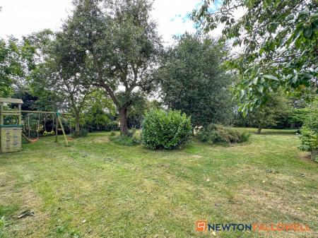 6 bedroom Detached house for sale in Mill Lane, Normanton-On-Trent, NG23