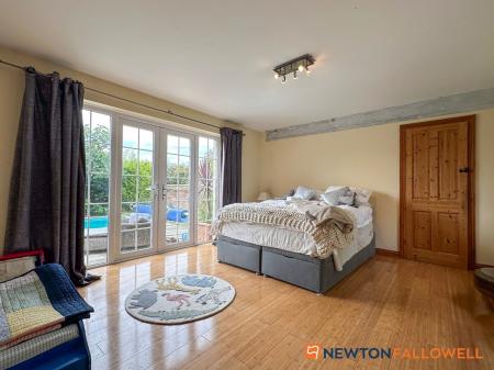 6 bedroom Detached house for sale in Mill Lane, Normanton-On-Trent, NG23