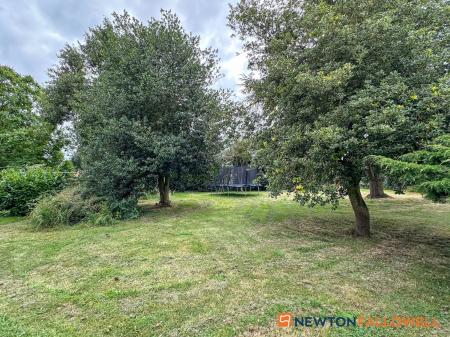6 bedroom Detached house for sale in Mill Lane, Normanton-On-Trent, NG23