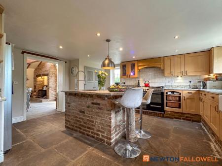 6 bedroom Detached house for sale in Mill Lane, Normanton-On-Trent, NG23