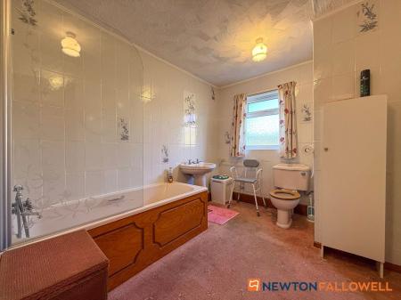 2 bedroom Semi-detached house for sale in Village Way, Farndon, NG24