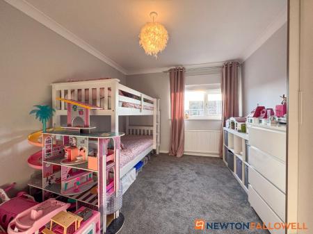 4 bedroom Detached house for sale in Chestnut Grove, Farndon, NG24