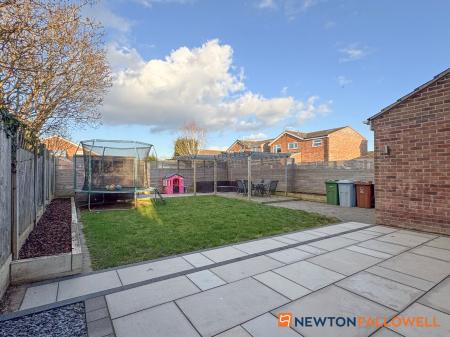 4 bedroom Detached house for sale in Chestnut Grove, Farndon, NG24
