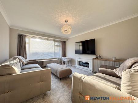 4 bedroom Detached house for sale in Chestnut Grove, Farndon, NG24