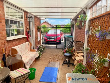 3 bedroom Semi-detached bungalow for sale in Crew Road, Collingham, NG23
