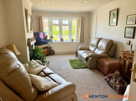 3 bedroom Semi-detached bungalow for sale in Crew Road, Collingham, NG23