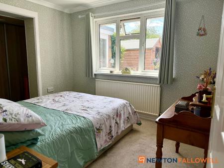 3 bedroom Semi-detached bungalow for sale in Crew Road, Collingham, NG23