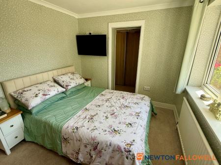 3 bedroom Semi-detached bungalow for sale in Crew Road, Collingham, NG23