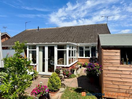 3 bedroom Semi-detached bungalow for sale in Crew Road, Collingham, NG23