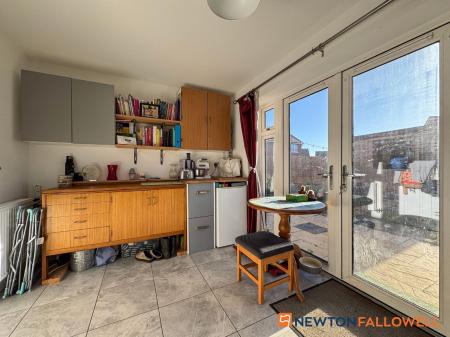2 bedroom End of terrace house for sale in Flaxley Lane, Middlebeck, NG24