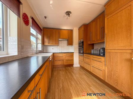 3 bedroom Detached bungalow for sale in Wheatley Lane, Carlton-Le-Moorland, LN5