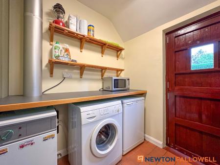 3 bedroom Semi-detached house for sale in High Street, Stapleford, LN6