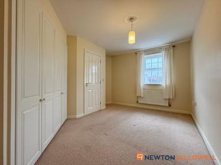 2 bedroom Flat for sale in Johnsons Road, Fernwood, NG24