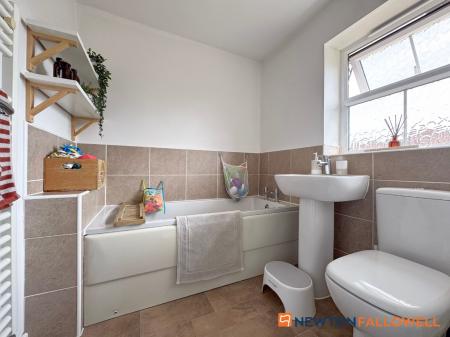 3 bedroom Detached house for sale in Johnsons Road, Fernwood, NG24