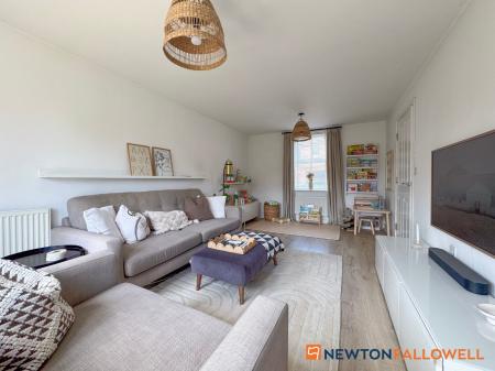 3 bedroom Detached house for sale in Johnsons Road, Fernwood, NG24