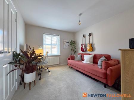3 bedroom Detached house for sale in Johnsons Road, Fernwood, NG24