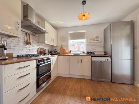 3 bedroom Detached house for sale in Johnsons Road, Fernwood, NG24