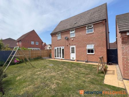 3 bedroom Detached house for sale in Johnsons Road, Fernwood, NG24