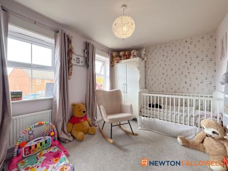 2 bedroom Terraced House for sale in Hunters Road, Fernwood, NG24