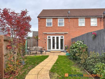 2 bedroom Terraced House for sale in Hunters Road, Fernwood, NG24