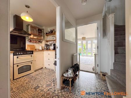 2 bedroom Terraced House for sale in Hunters Road, Fernwood, NG24