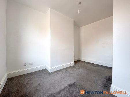 2 bedroom Terraced House for sale in Albion Street, Newark, NG24