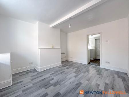 2 bedroom Terraced House for sale in Albion Street, Newark, NG24