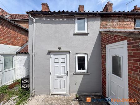 2 bedroom Terraced House for sale in Albion Street, Newark, NG24