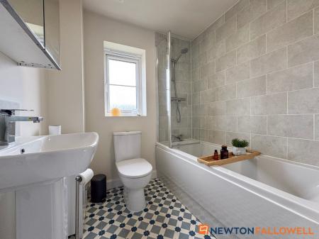 4 bedroom Detached house for sale in Phoenix Lane, Fernwood, NG24