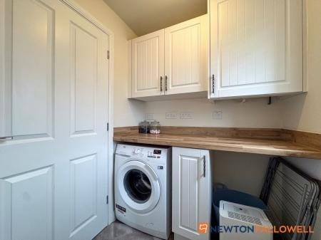 4 bedroom Detached house for sale in Phoenix Lane, Fernwood, NG24