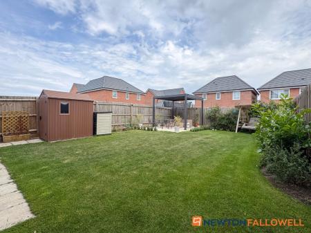 4 bedroom Detached house for sale in Phoenix Lane, Fernwood, NG24
