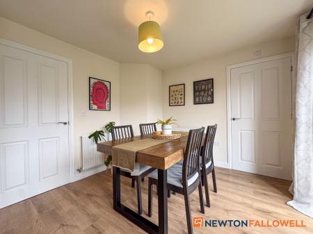 4 bedroom Detached house for sale in Phoenix Lane, Fernwood, NG24