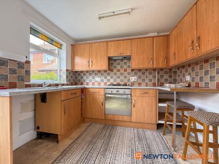 2 bedroom Semi-detached house for sale in Pelham Close, Newark, NG24