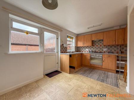 2 bedroom Semi-detached house for sale in Pelham Close, Newark, NG24