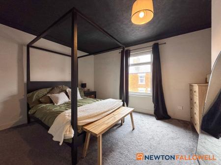 2 bedroom Terraced House for sale in Hatton Gardens, Newark, NG24