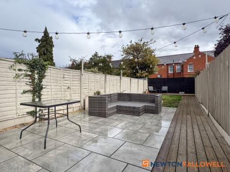 2 bedroom Terraced House for sale in Hatton Gardens, Newark, NG24