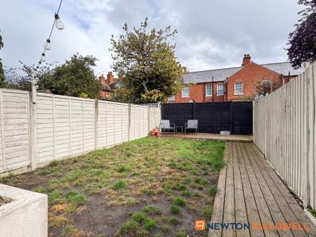 2 bedroom Terraced House for sale in Hatton Gardens, Newark, NG24