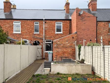 2 bedroom Terraced House for sale in Hatton Gardens, Newark, NG24