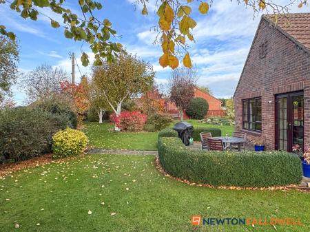 3 bedroom Detached bungalow for sale in The Paddocks, Stapleford, LN6