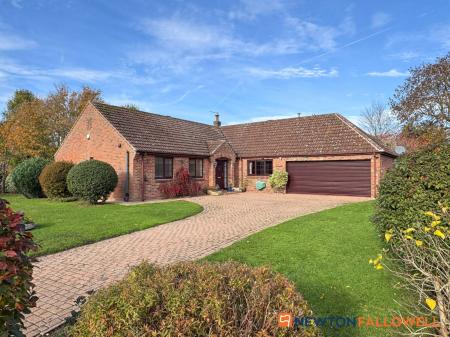 3 bedroom Detached bungalow for sale in The Paddocks, Stapleford, LN6
