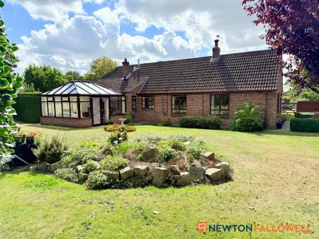 3 bedroom Detached bungalow for sale in The Paddocks, Stapleford, LN6