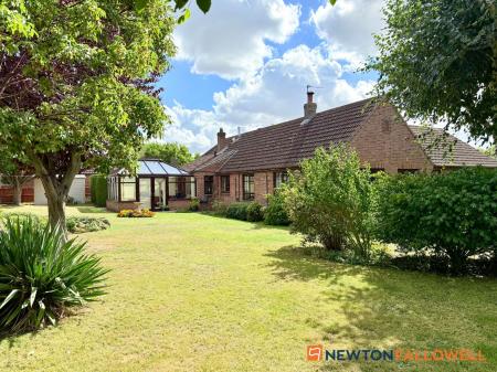 3 bedroom Detached bungalow for sale in The Paddocks, Stapleford, LN6